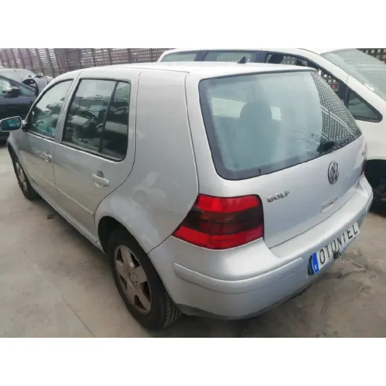 VOLKSWAGEN GOLF IV BERLINA (1J1) '1999 BASICO GRIS