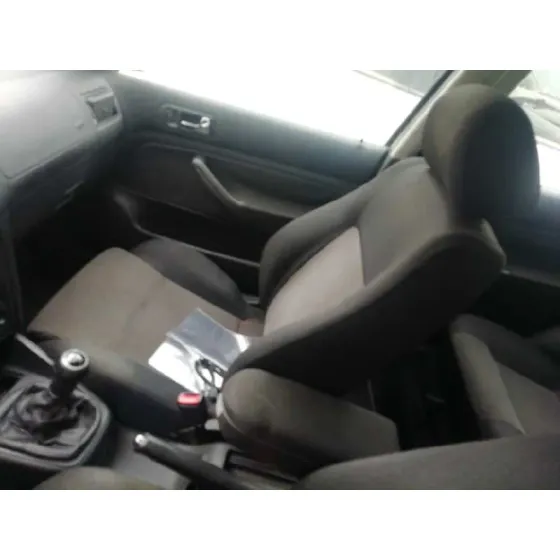 VOLKSWAGEN GOLF IV BERLINA (1J1) '1999 BASICO GRIS