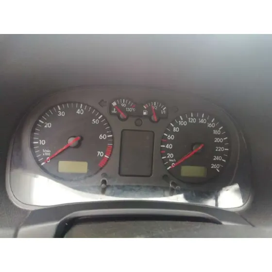 VOLKSWAGEN GOLF IV BERLINA (1J1) '1999 BASICO GRIS