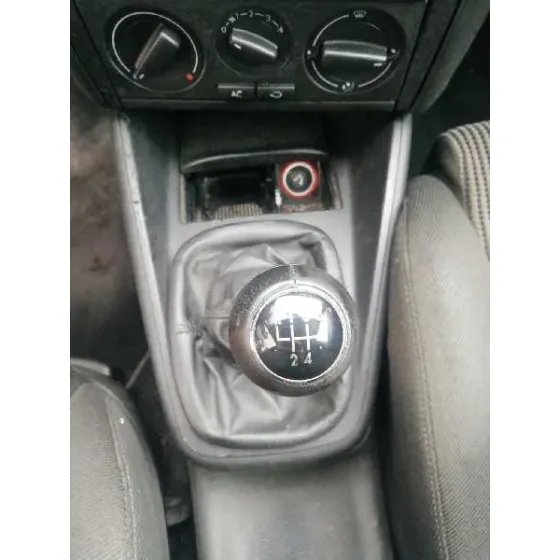 VOLKSWAGEN GOLF IV BERLINA (1J1) '1999 BASICO GRIS