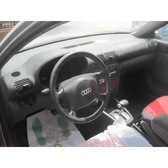 AUDI A3 (8L) '1999 1.8 T AMBIENTE PLATA