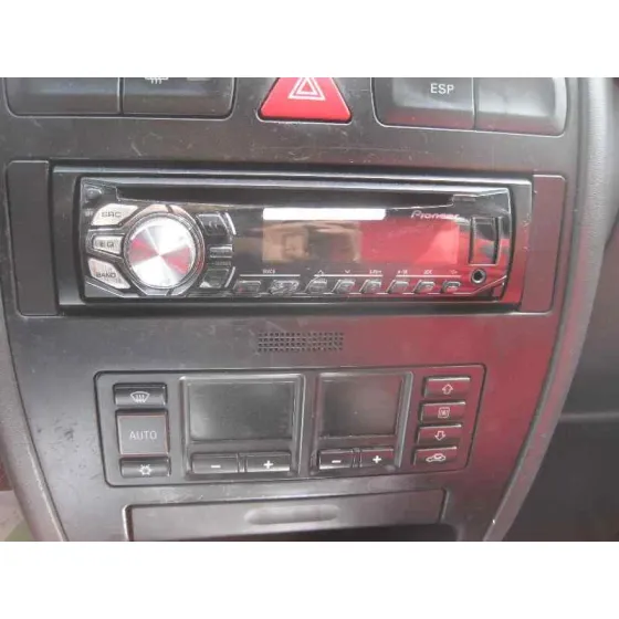 AUDI A3 (8L) '1999 1.8 T AMBIENTE PLATA