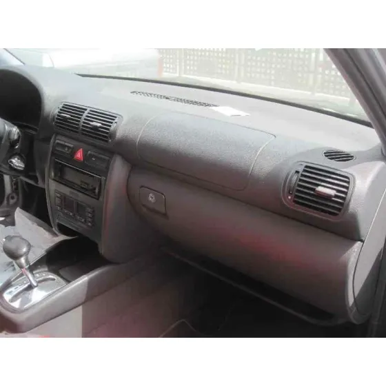 AUDI A3 (8L) '1999 1.8 T AMBIENTE PLATA