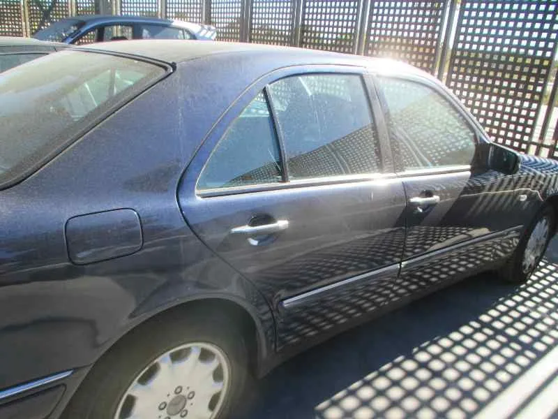 MERCEDES CLASE E (W210) BERLINA DIESEL '1998 300 TURBODIESEL (210.025) AZUL