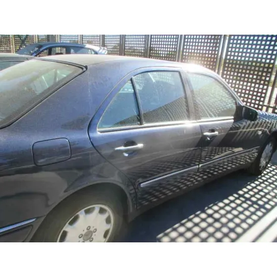 MERCEDES CLASE E (W210) BERLINA DIESEL '1998 300 TURBODIESEL (210.025) AZUL