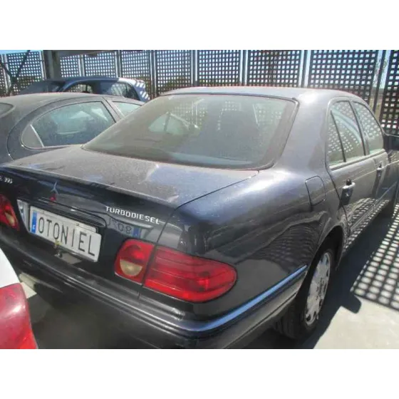 MERCEDES CLASE E (W210) BERLINA DIESEL '1998 300 TURBODIESEL (210.025) AZUL