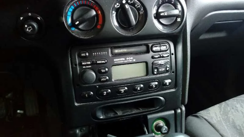 FORD MONDEO BERLINA (GD) FORD MONDEO BERLINA (GD) '1999 GHIA PLATA 1996