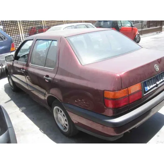 VOLKSWAGEN VENTO (1H2) '1994 CL GRANATE