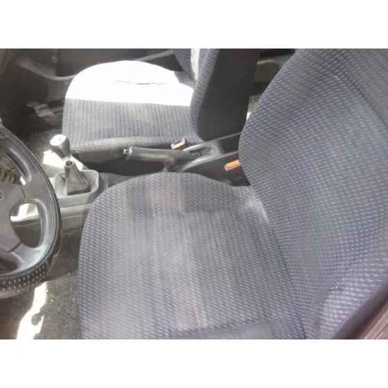 VOLKSWAGEN VENTO (1H2) '1994 CL GRANATE