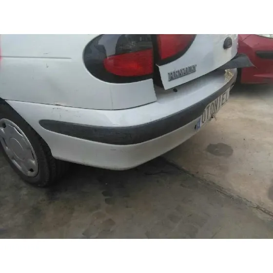 RENAULT MEGANE I CLASSIC (LA0) '1999 2.0 ALIZE BLANCO