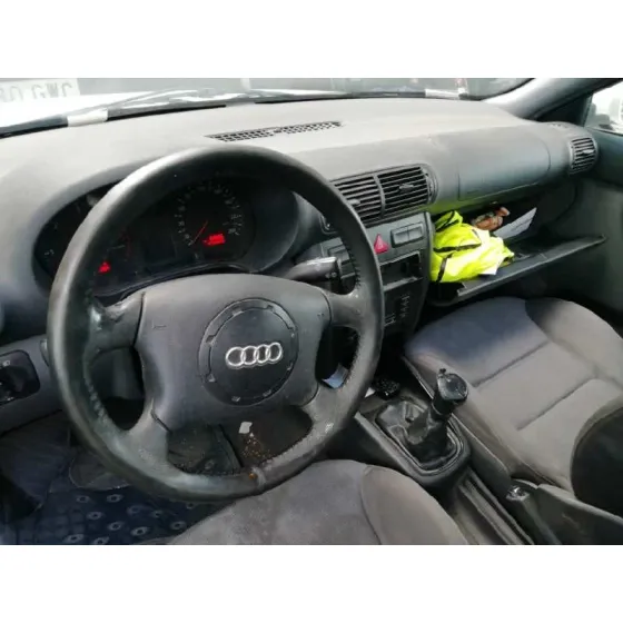AUDI A3 (8L) '2000 1.9 TDI BLANCO