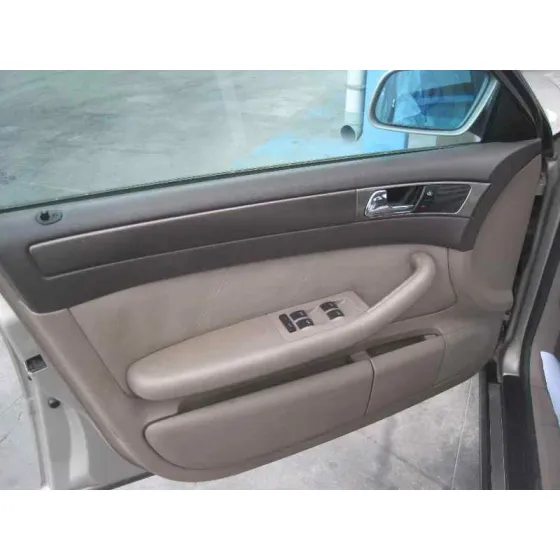 AUDI A6 BERLINA (4B2) '2000 2.5 TDI DORADO