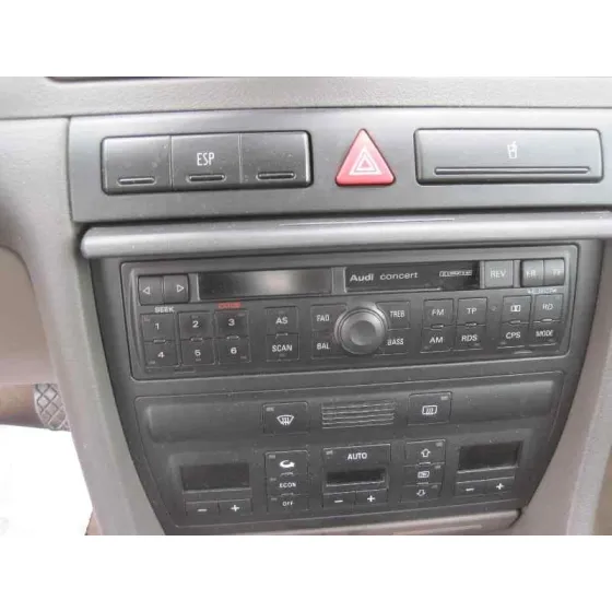 AUDI A6 BERLINA (4B2) '2000 2.5 TDI DORADO