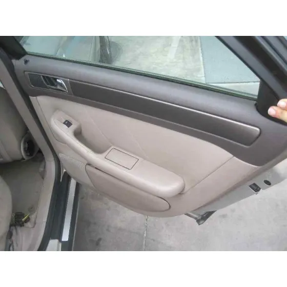 AUDI A6 BERLINA (4B2) '2000 2.5 TDI DORADO