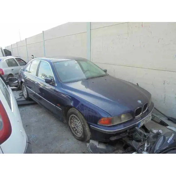 BMW SERIE 5 BERLINA (E39) '1998 525TDS AZUL OSCURO
