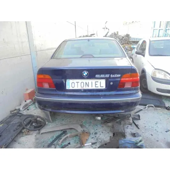 BMW SERIE 5 BERLINA (E39) '1998 525TDS AZUL OSCURO