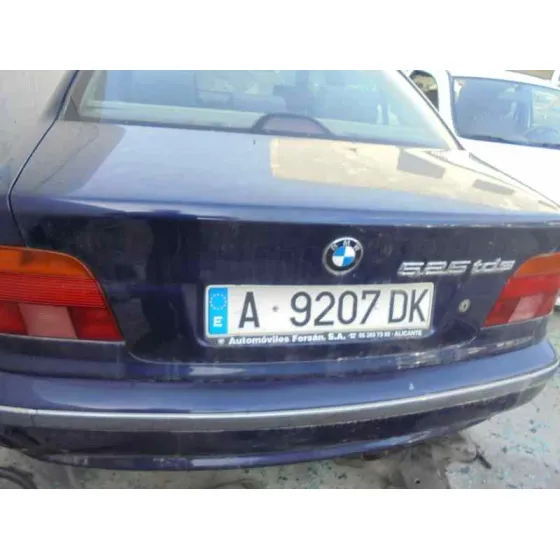 BMW SERIE 5 BERLINA (E39) '1998 525TDS AZUL OSCURO