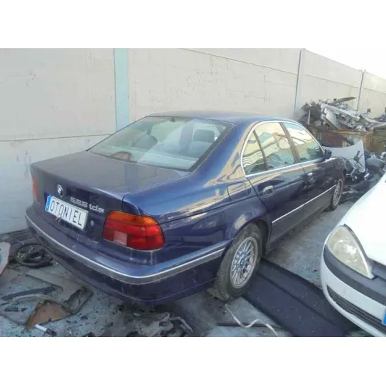 BMW SERIE 5 BERLINA (E39) '1998 525TDS AZUL OSCURO
