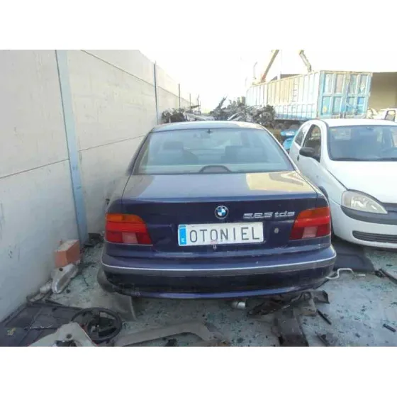 BMW SERIE 5 BERLINA (E39) '1998 525TDS AZUL OSCURO