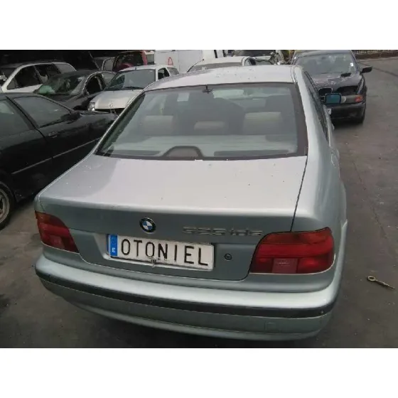 BMW SERIE 5 BERLINA (E39) '1997 525TDS VERDE