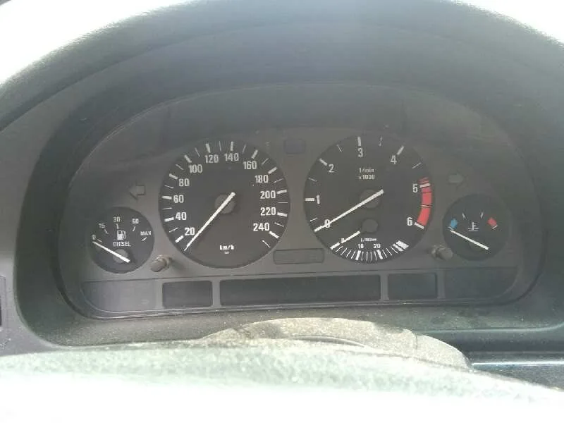 BMW SERIE 5 BERLINA (E39) '1997 525TDS VERDE
