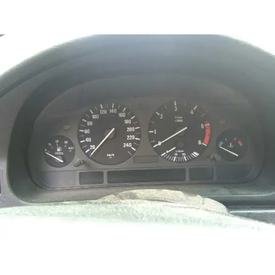 BMW SERIE 5 BERLINA (E39) '1997 525TDS VERDE