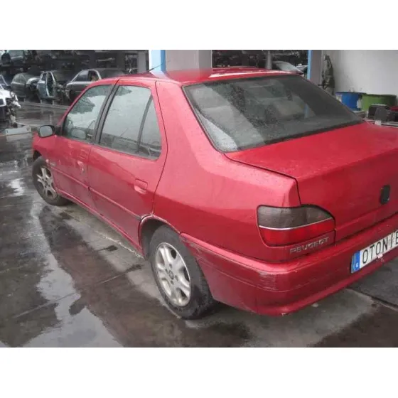PEUGEOT 306 BERLINA 3/4/5 PUERTAS (S2) '1999 BOULEBARD ROJO