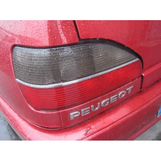PEUGEOT 306 BERLINA 3/4/5 PUERTAS (S2) '1999 BOULEBARD ROJO