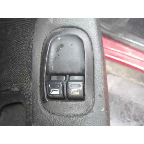 PEUGEOT 306 BERLINA 3/4/5 PUERTAS (S2) '1999 BOULEBARD ROJO