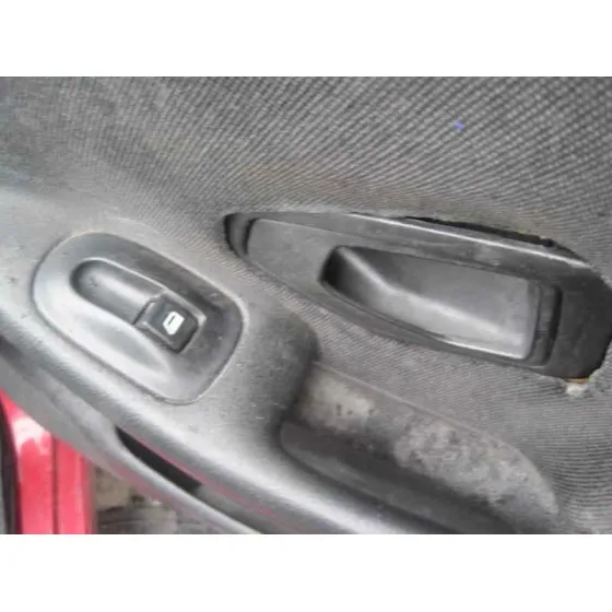 PEUGEOT 306 BERLINA 3/4/5 PUERTAS (S2) '1999 BOULEBARD ROJO