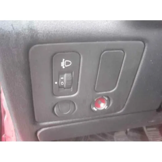 PEUGEOT 306 BERLINA 3/4/5 PUERTAS (S2) '1999 BOULEBARD ROJO