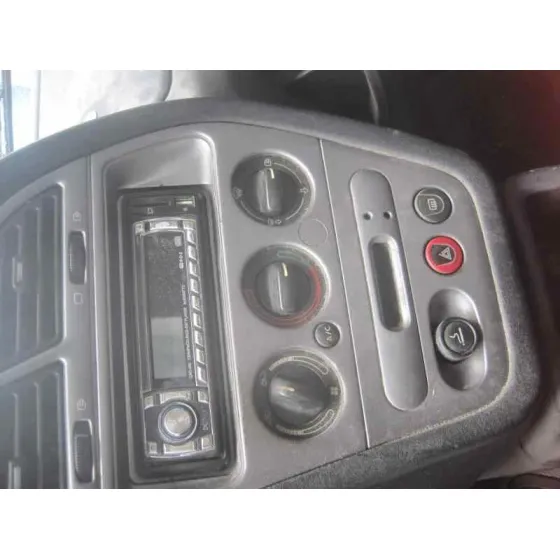 PEUGEOT 306 BERLINA 3/4/5 PUERTAS (S2) '1999 BOULEBARD ROJO