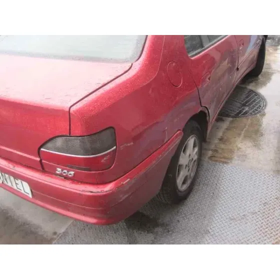 PEUGEOT 306 BERLINA 3/4/5 PUERTAS (S2) '1999 BOULEBARD ROJO