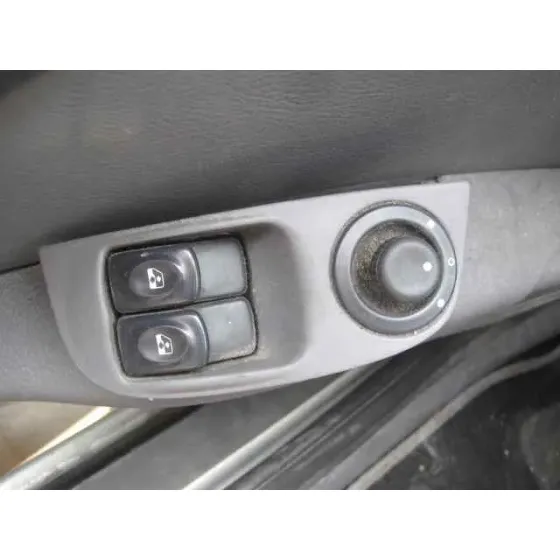 RENAULT MEGANE I COUPE FASE 2 (DA..) '2000 1.4 16 V DYNAMIQUE PLATA