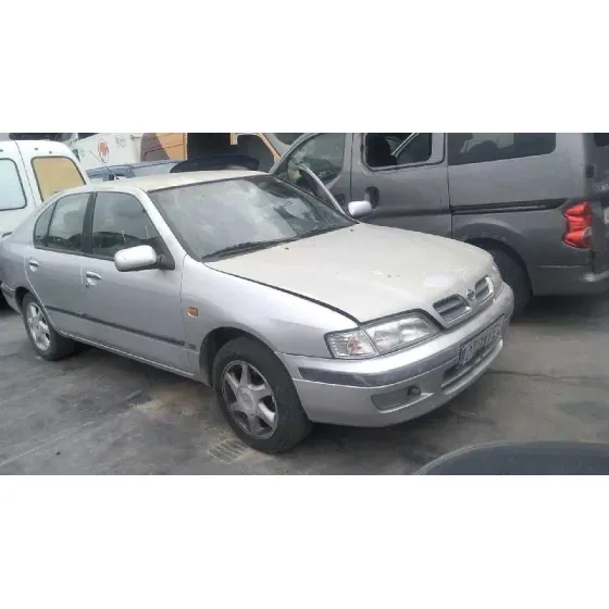 NISSAN PRIMERA BERLINA (P11) '1999 1.6 16V CAT PLATA