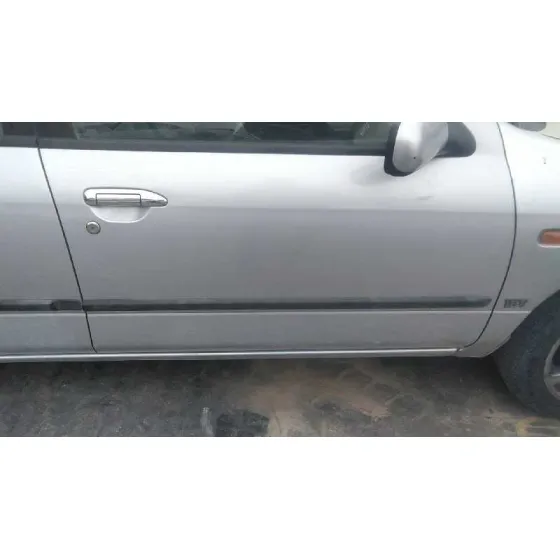 NISSAN PRIMERA BERLINA (P11) '1999 1.6 16V CAT PLATA
