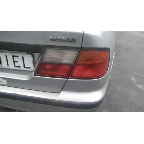 NISSAN PRIMERA BERLINA (P11) '1999 1.6 16V CAT PLATA