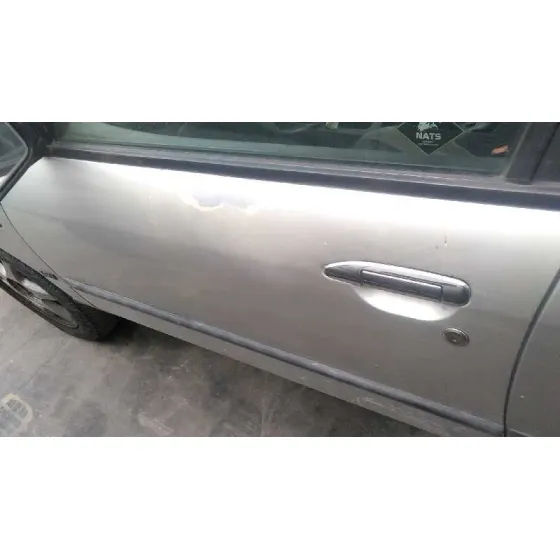 NISSAN PRIMERA BERLINA (P11) '1999 1.6 16V CAT PLATA
