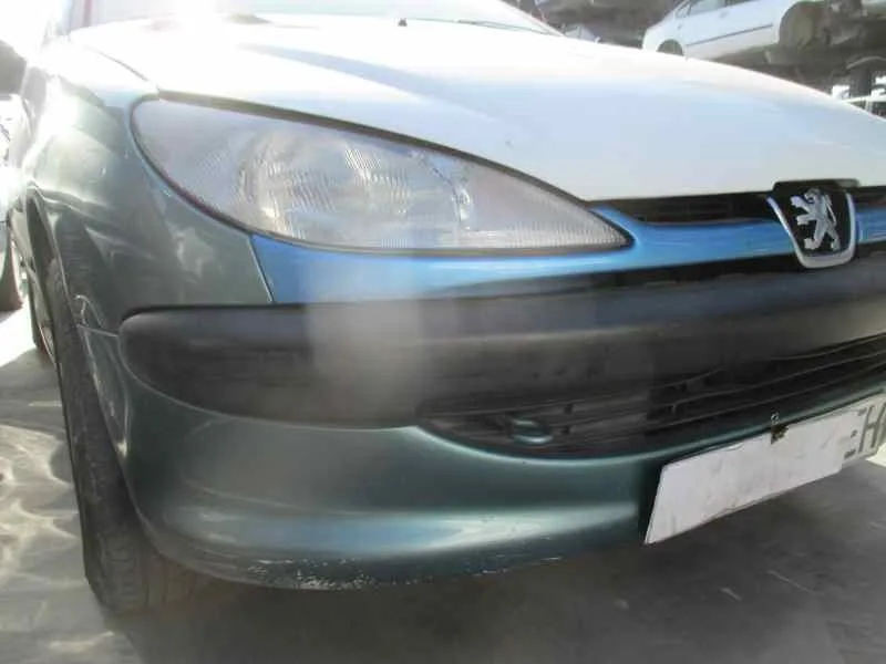 PEUGEOT 206 BERLINA PEUGEOT 206 BERLINA '2000 XR AZUL CLARO 1998
