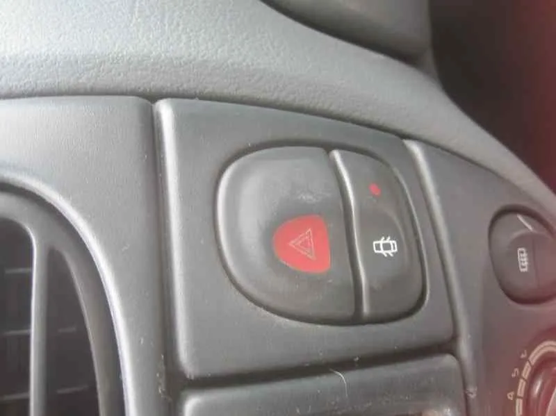 RENAULT MEGANE I CLASSIC (LA0) RENAULT MEGANE I CLASSIC (LA0) '1998 1.6 EUROPA GRANATE 1997