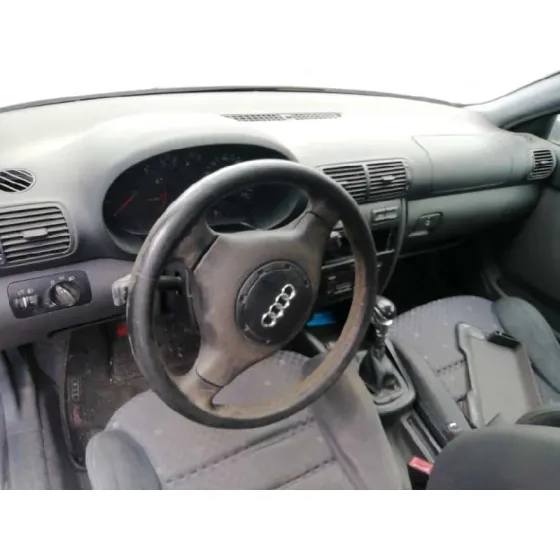 AUDI A3 (8L) '2000 1.8 20V TURBO NEGRO