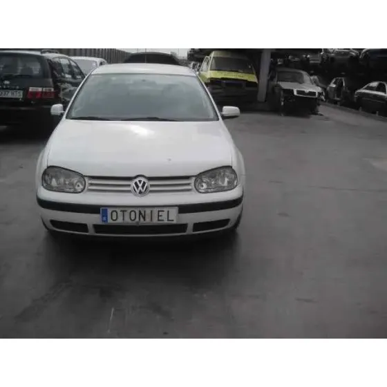 VOLKSWAGEN GOLF IV BERLINA (1J1) '1998 1.6 BLANCO