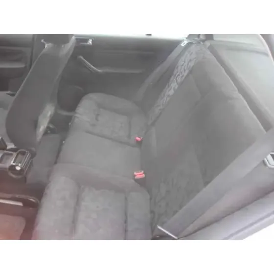 VOLKSWAGEN GOLF IV BERLINA (1J1) '1998 1.6 BLANCO