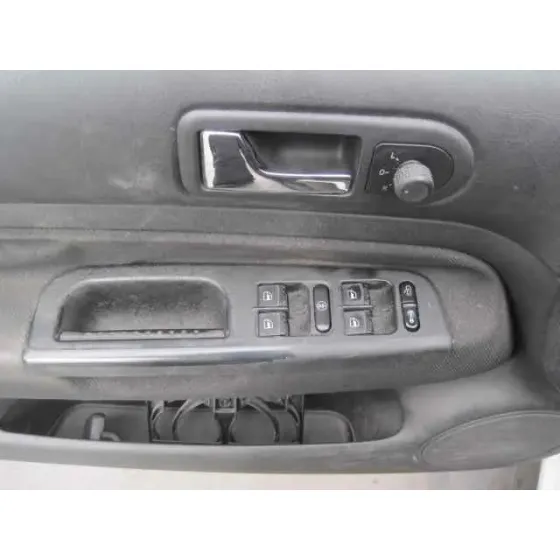 VOLKSWAGEN GOLF IV BERLINA (1J1) '1998 1.6 BLANCO
