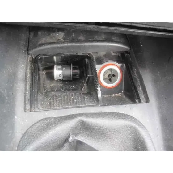 VOLKSWAGEN GOLF IV BERLINA (1J1) '1998 1.6 BLANCO