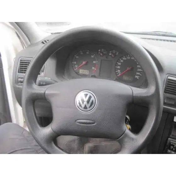 VOLKSWAGEN GOLF IV BERLINA (1J1) '1998 1.6 BLANCO