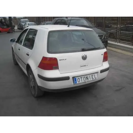VOLKSWAGEN GOLF IV BERLINA (1J1) '1998 1.6 BLANCO