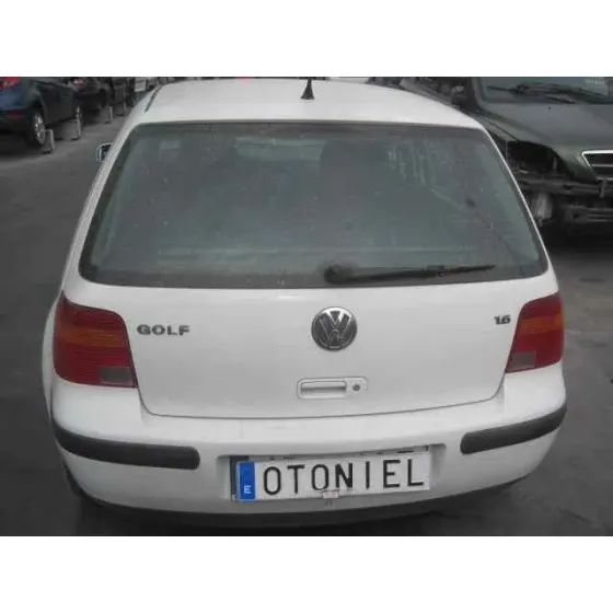 VOLKSWAGEN GOLF IV BERLINA (1J1) '1998 1.6 BLANCO