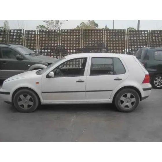 VOLKSWAGEN GOLF IV BERLINA (1J1) '1998 1.6 BLANCO