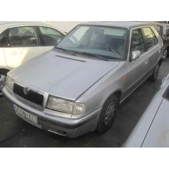 SKODA FELICIA BERLINA ( 791) '1999 GLX PLATA